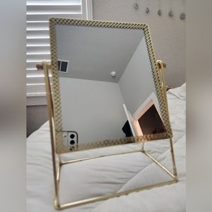 Posable make up mirror gold